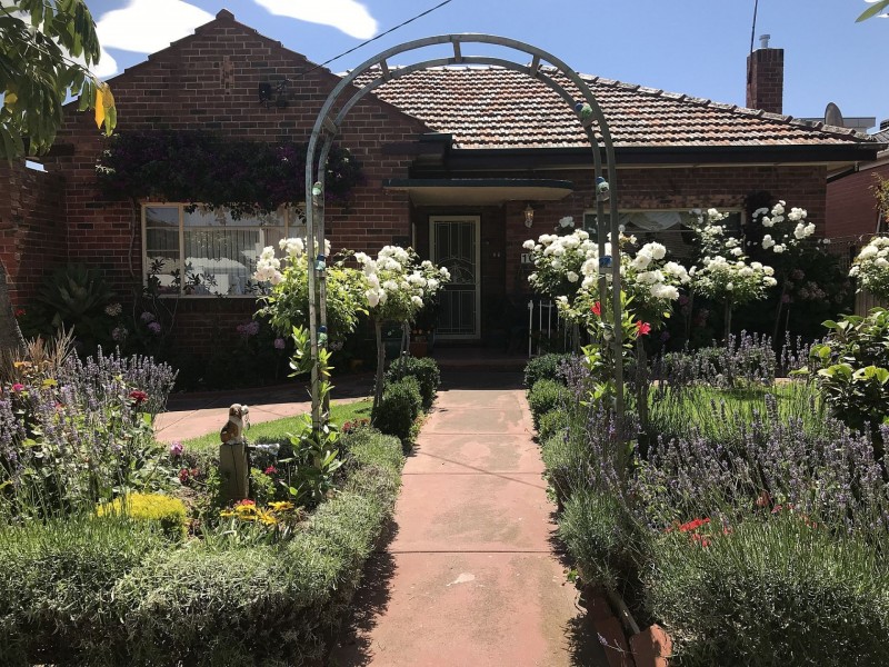 1C Birdwood St, Essendon North VIC 3041