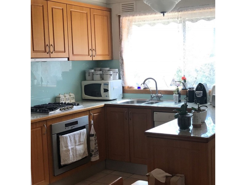 1C Birdwood St, Essendon North VIC 3041