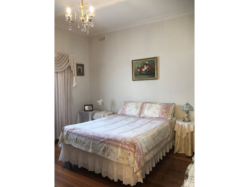 1C Birdwood St, Essendon North VIC 3041