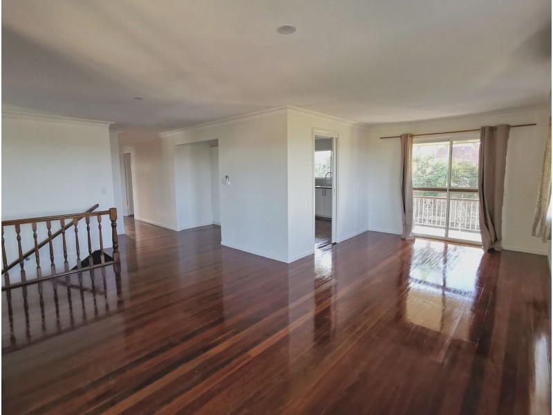 10 Fernshaw St, Macgregor QLD 4109