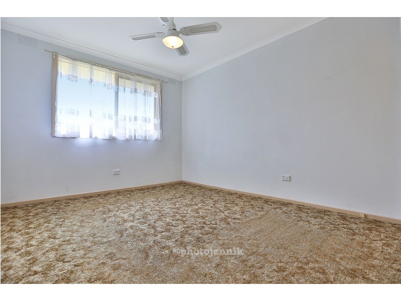 1/4 Guest Rd, Pakenham VIC 3810