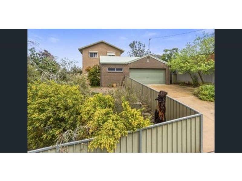 67 Honeysuckle St, Ironbark VIC 3550
