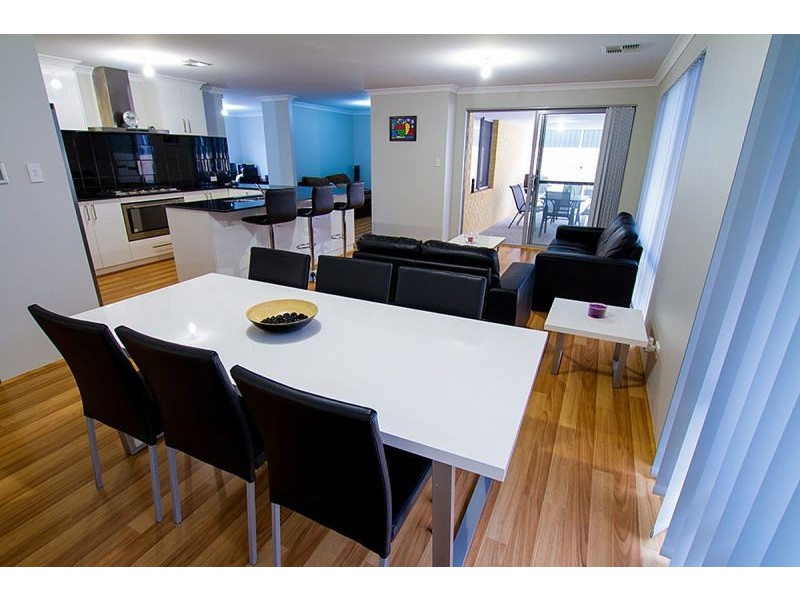 16 Perugino Ave, Landsdale WA 6065