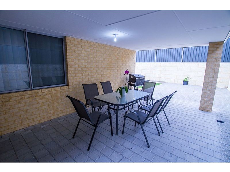 16 Perugino Ave, Landsdale WA 6065