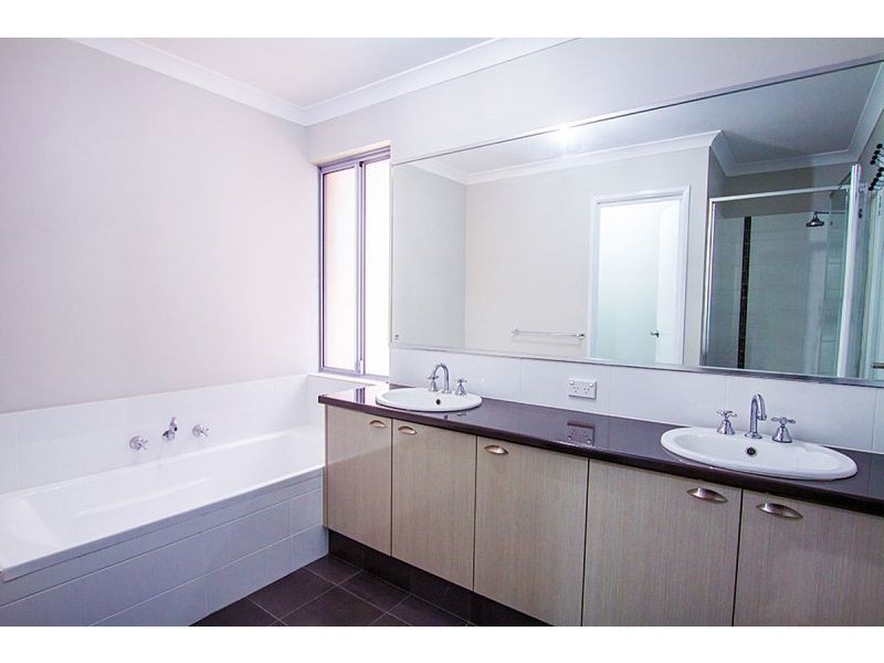 16 Perugino Ave, Landsdale WA 6065