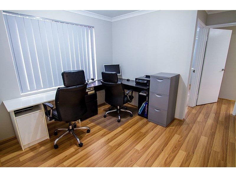 16 Perugino Ave, Landsdale WA 6065