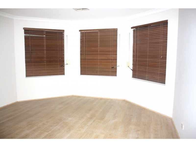 1 Innesvale Way, Carramar WA 6031