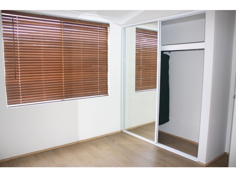 1 Innesvale Way, Carramar WA 6031