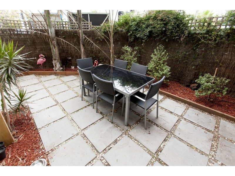 1/151 Glen Huntly Rd, Elwood VIC 3184