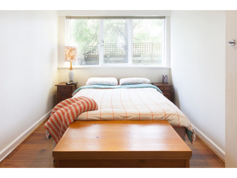 1/151 Glen Huntly Rd, Elwood VIC 3184