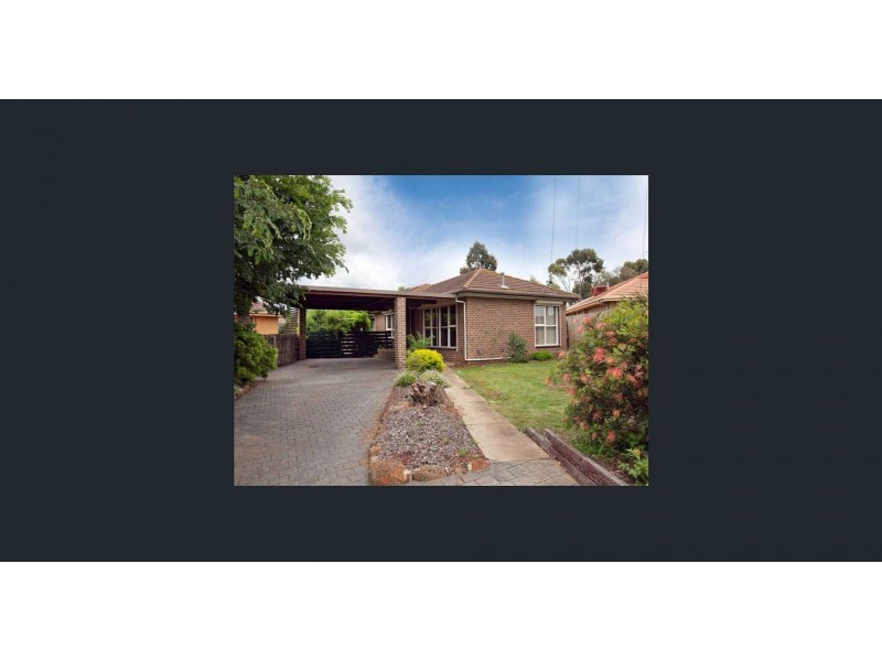 16 Manson Dr, Melton South VIC 3338