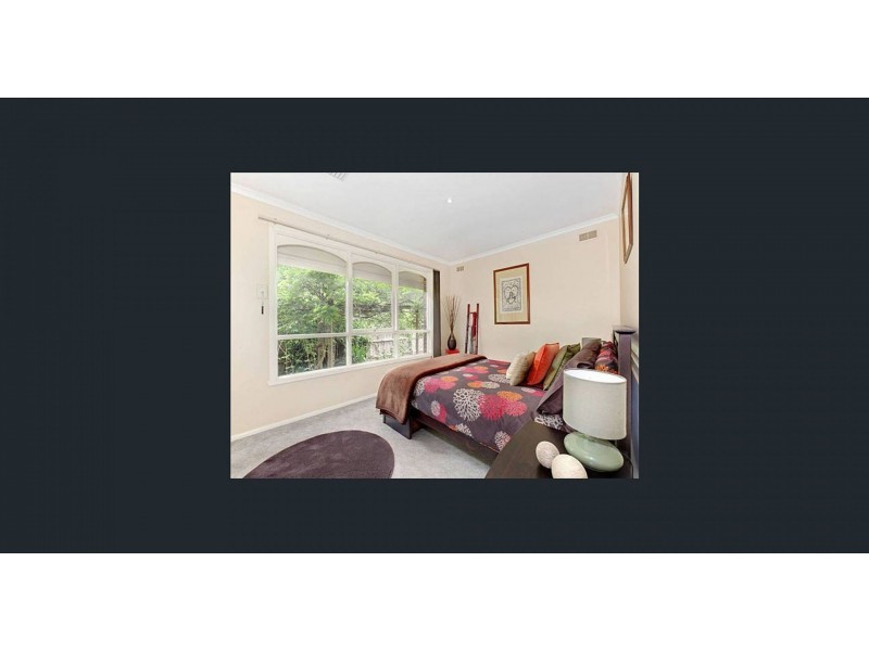 16 Manson Dr, Melton South VIC 3338