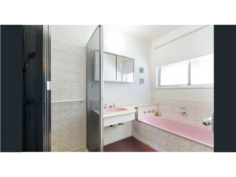 36 Dawson St, Tullamarine VIC 3043