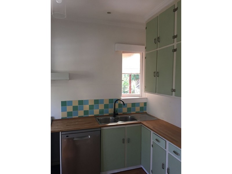 2 Outlook Rd, Coburg North VIC 3058