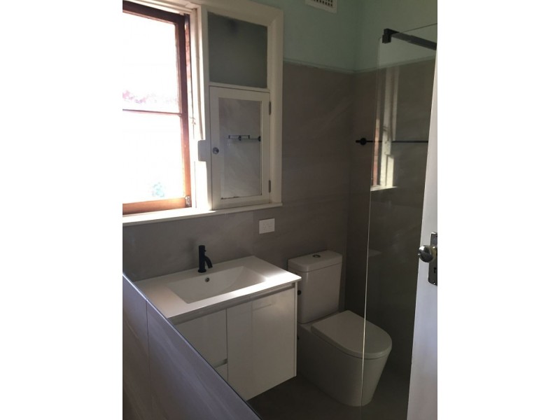 2 Outlook Rd, Coburg North VIC 3058