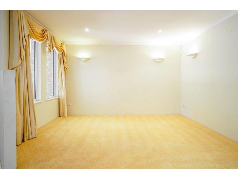 7 Flint Cl, Pearsall WA 6065