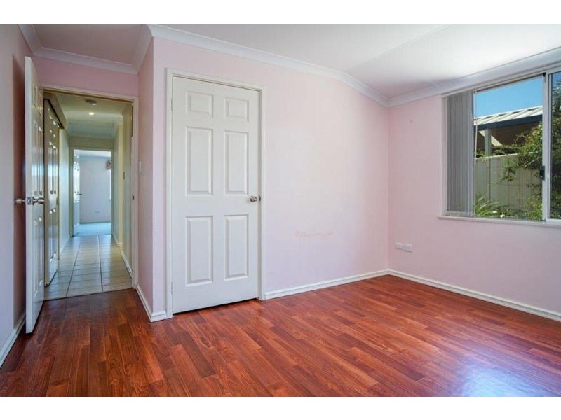 7 Flint Cl, Pearsall WA 6065