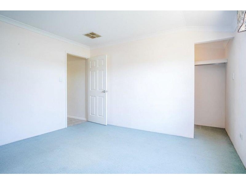 7 Flint Cl, Pearsall WA 6065