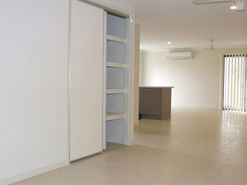 1/10 Chantrill Ave, Nerang QLD 4211