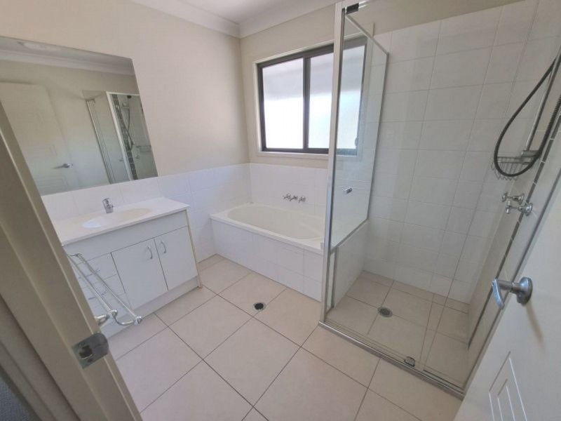 1/10 Chantrill Ave, Nerang QLD 4211