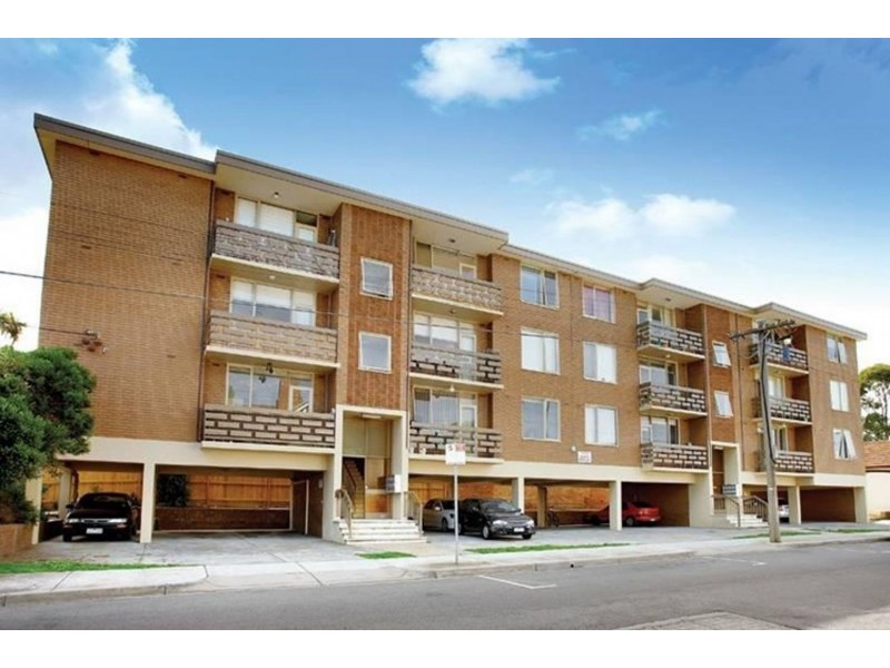 8/72 Barkly St, St Kilda VIC 3182