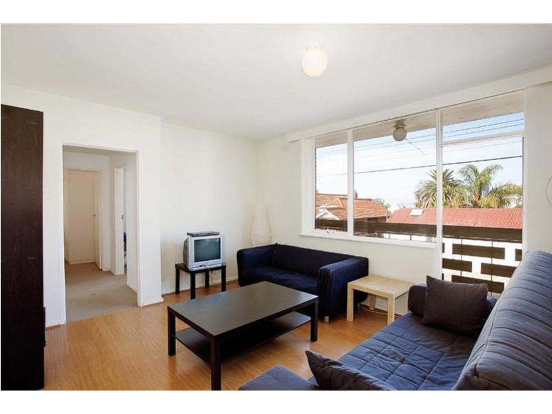 8/72 Barkly St, St Kilda VIC 3182