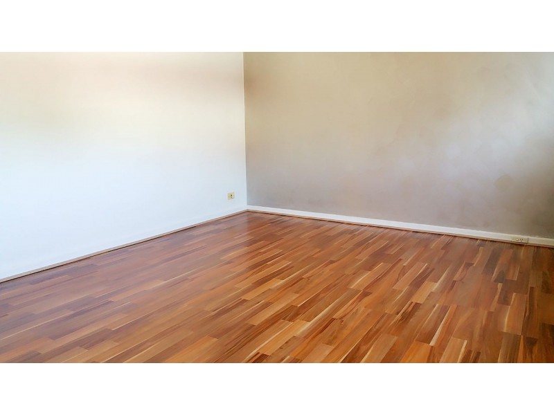 8/72 Barkly St, St Kilda VIC 3182