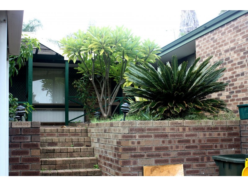 33 Tamarine Way, Swan View WA 6056