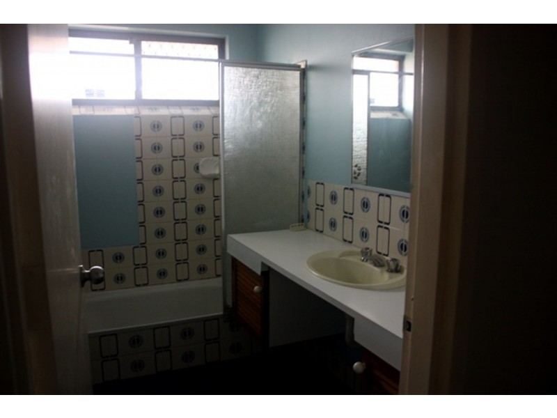 33 Tamarine Way, Swan View WA 6056