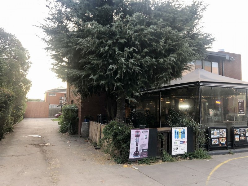 4/9 Warrigal Rd, Hughesdale VIC 3166