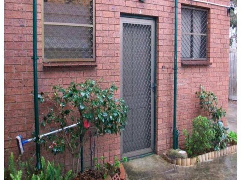 4/9 Warrigal Rd, Hughesdale VIC 3166