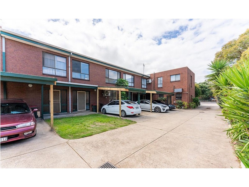 4/9 Warrigal Rd, Hughesdale VIC 3166