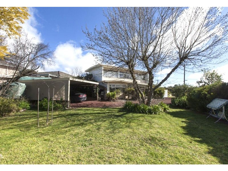 6 Kneebone St, Ararat VIC 3377