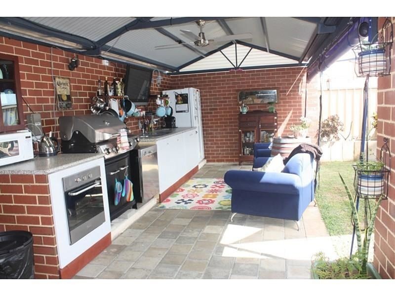 37 Barcelona Tce, Hocking WA 6065