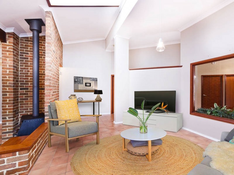 7 Corrigin St, Southern River WA 6110