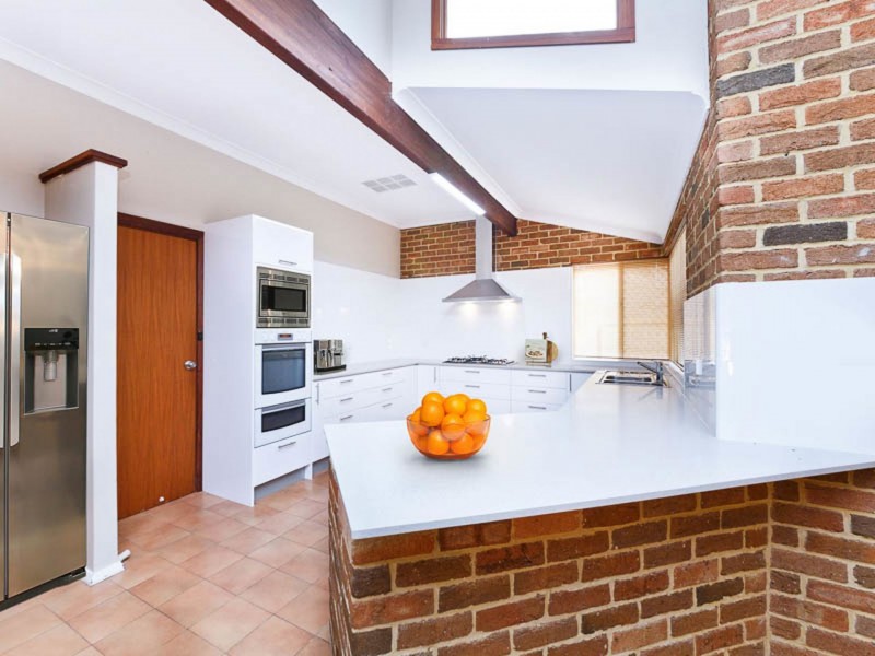 7 Corrigin St, Southern River WA 6110