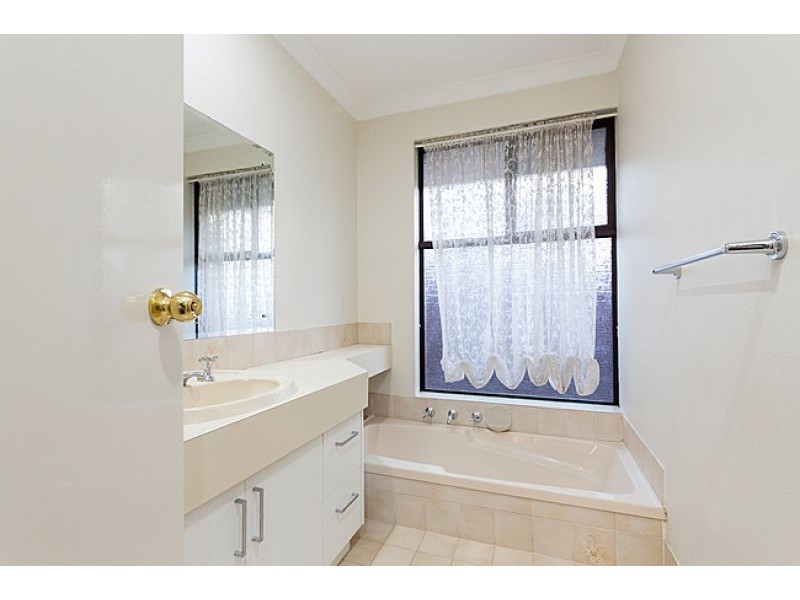 42 Beckley Cir, Leeming WA 6149