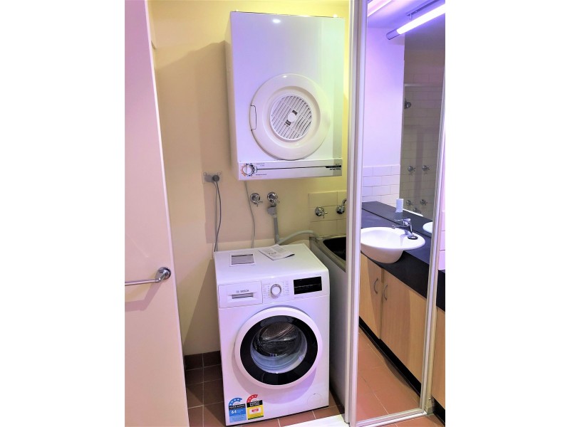 24/300 King St, Melbourne VIC 3000