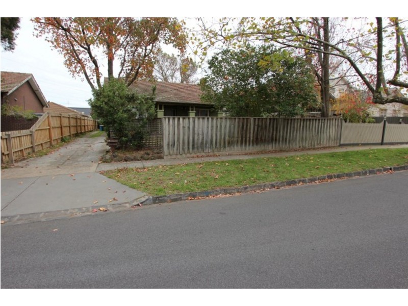 76 Iris Rd, Glen Iris VIC 3146