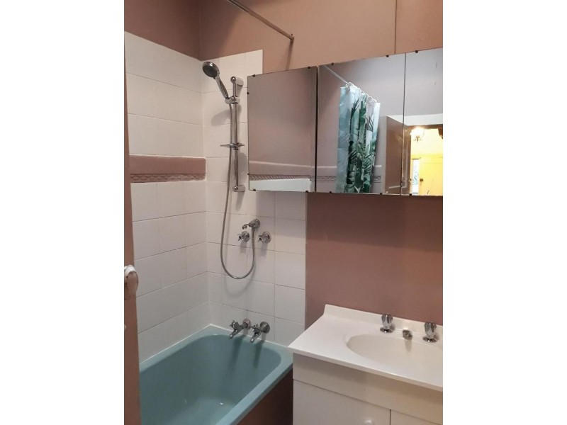 76 Iris Rd, Glen Iris VIC 3146