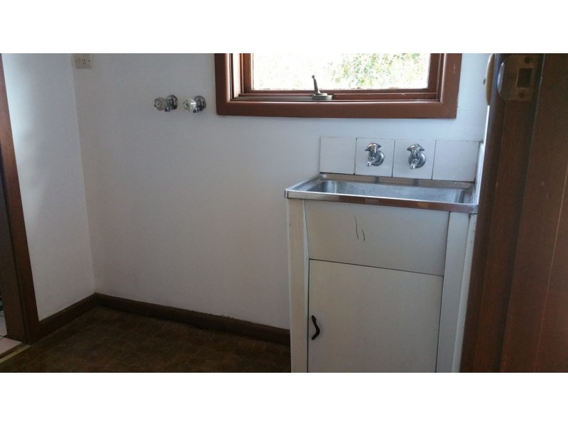 76 Iris Rd, Glen Iris VIC 3146