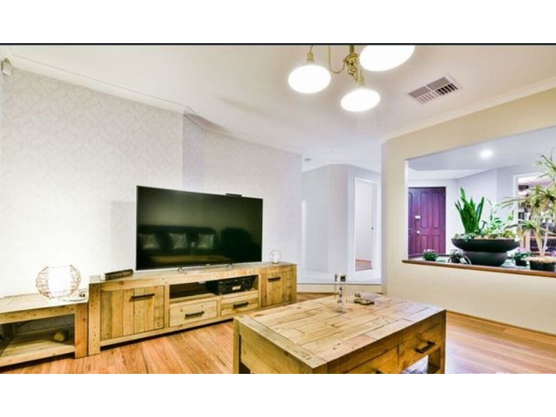 7 Sellen Ct, Leeming WA 6149