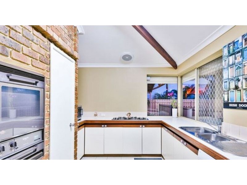 7 Sellen Ct, Leeming WA 6149