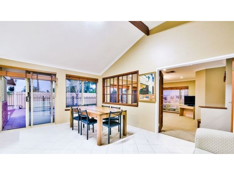 7 Sellen Ct, Leeming WA 6149