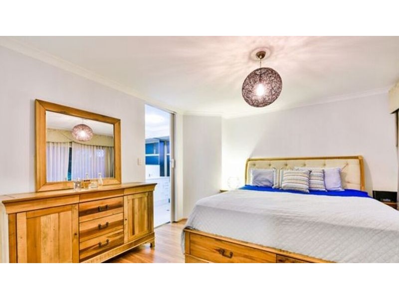 7 Sellen Ct, Leeming WA 6149