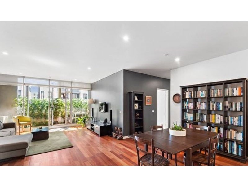 202/84 Bay St, Port Melbourne VIC 3207