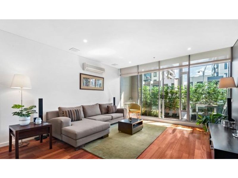 202/84 Bay St, Port Melbourne VIC 3207