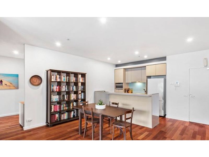 202/84 Bay St, Port Melbourne VIC 3207