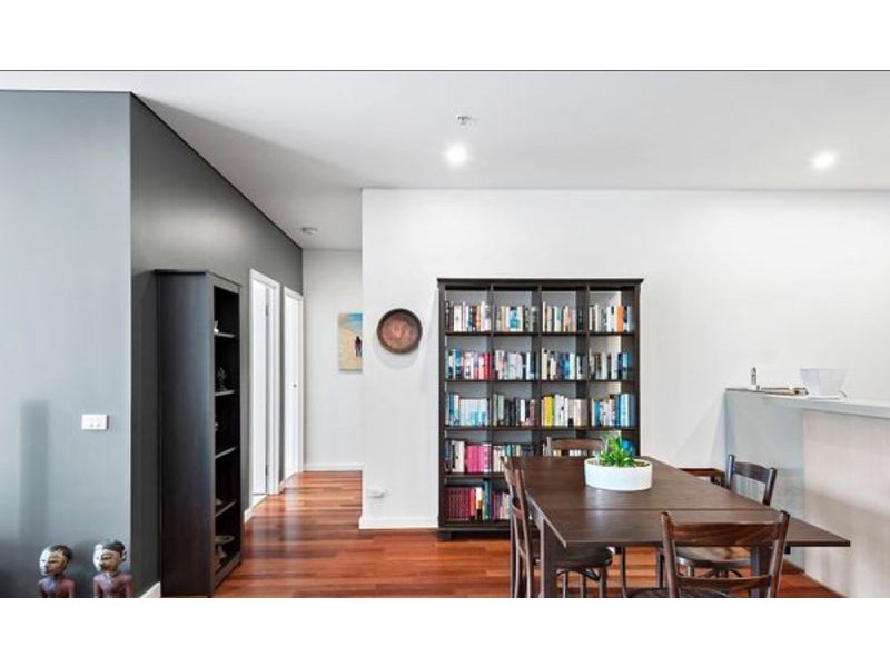 202/84 Bay St, Port Melbourne VIC 3207