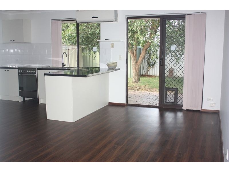 8/13 Bray Pl, Beechboro WA 6063